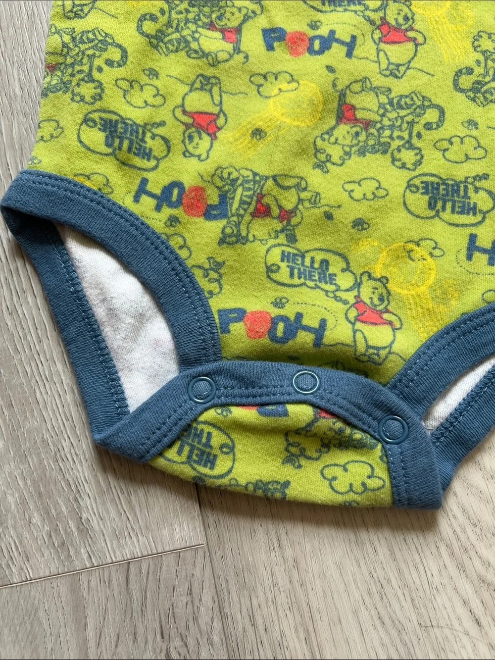💋3/$10💋Disney Winnie the Pooh Baby Onesie Size 0-3 months